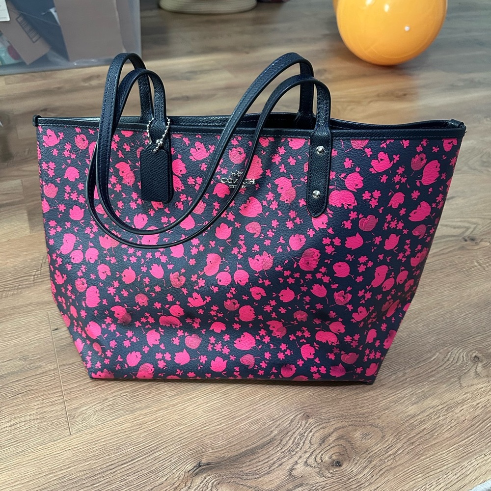 EUC Coach Reversible City Tote Prairie Calico Pink Floral F57283